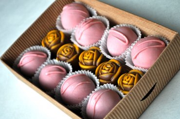 Шоколадный набор с розовым шоколадом. 200гр