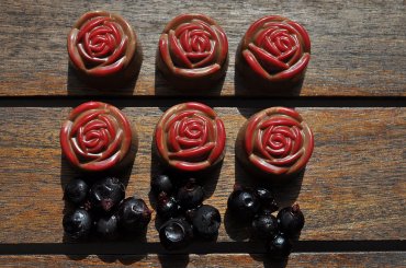 Конфеты ручной работы "Черная Смородина и Фиалка" 100 гр.